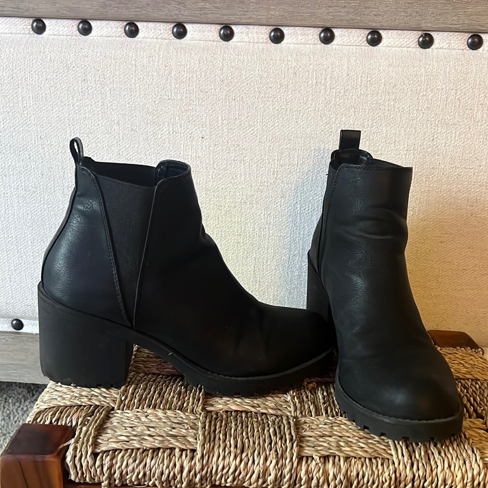 Dirty Laundry Chelsea Boot